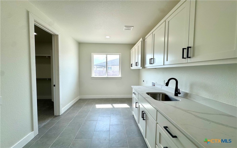 5501 Hollow Loop, Salado, TX 76571, 3 Habitaciones Habitaciones , ,2 BañosBaños,Residential,En Venta,5501 Hollow Loop,577427