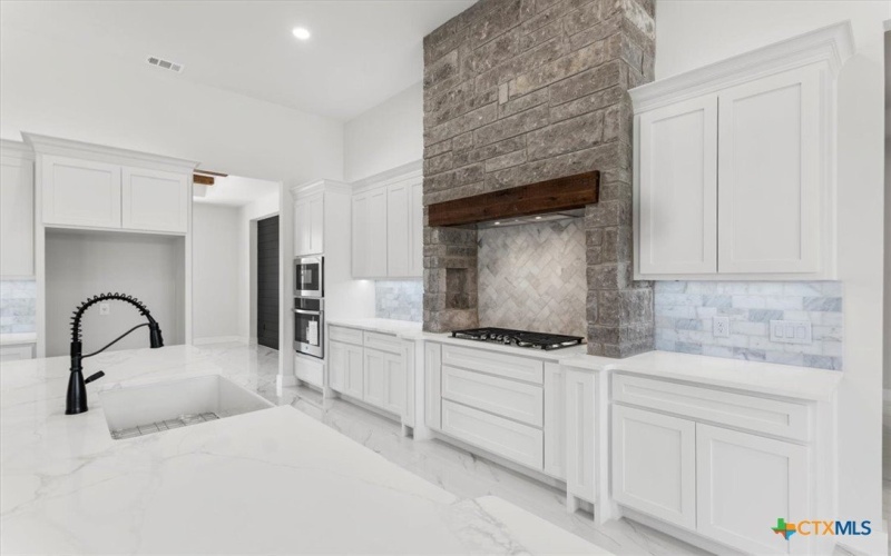 123 Wagon Wheel Trail, Bertram, TX 78605, 3 Bedrooms Bedrooms, ,3 BathroomsBathrooms,Residential,For Sale,123 Wagon Wheel Trail,579824