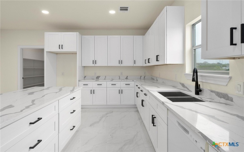 459 Rancho Linda Drive, Lockhart, TX 78644, 4 Habitaciones Habitaciones , ,3 BañosBaños,Residential,En Venta,459 Rancho Linda Drive,572316