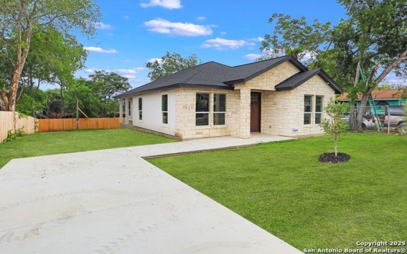 151 Westknoll, San Antonio, TX 78227, 4 Habitaciones Habitaciones , ,3 BañosBaños,Residential,En Venta,151 Westknoll,1861847
