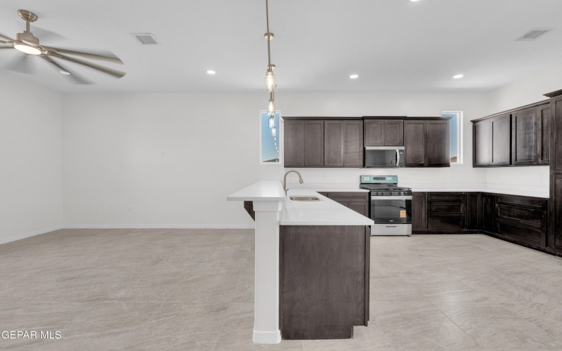 360 PLAZA BONITA Way, Clint, TX 79836, 4 Habitaciones Habitaciones , ,2 BañosBaños,Residential,En Venta,360 PLAZA BONITA Way,0,922765