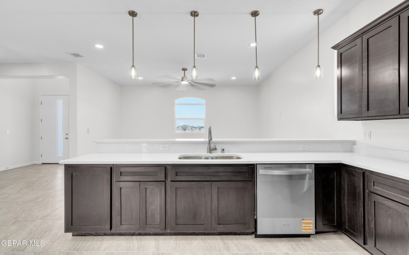360 PLAZA BONITA Way, Clint, TX 79836, 4 Habitaciones Habitaciones , ,2 BañosBaños,Residential,En Venta,360 PLAZA BONITA Way,0,922765