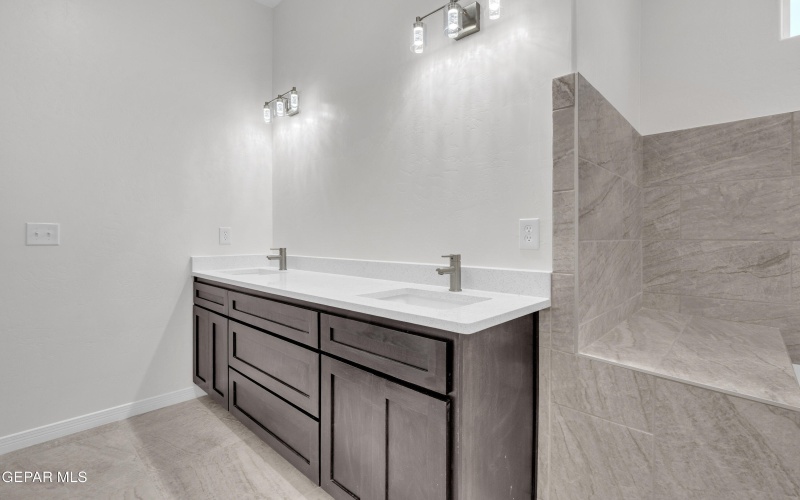 360 PLAZA BONITA Way, Clint, TX 79836, 4 Habitaciones Habitaciones , ,2 BañosBaños,Residential,En Venta,360 PLAZA BONITA Way,0,922765