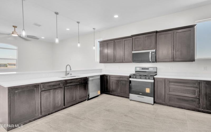 360 PLAZA BONITA Way, Clint, TX 79836, 4 Habitaciones Habitaciones , ,2 BañosBaños,Residential,En Venta,360 PLAZA BONITA Way,0,922765
