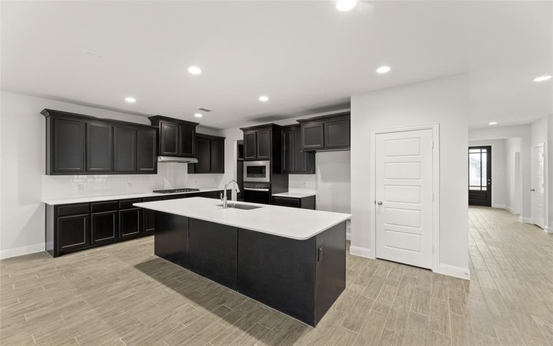 1005 Silver Sage, Justin, TX 76247, 5 Habitaciones Habitaciones , ,5 BañosBaños,Residential,En Venta,1005 Silver Sage,20792409