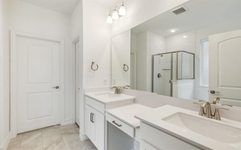 1425 Elijah Drive, Anna, TX 75409, 5 Bedrooms Bedrooms, ,5 BathroomsBathrooms,Residential,For Sale,1425 Elijah Drive,20781662
