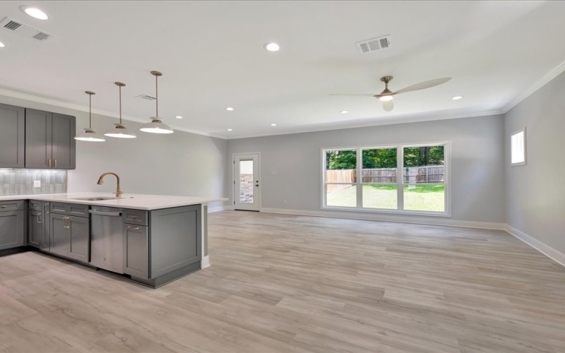 1721 Maroney, Nacogdoches, TX 75965, 3 Bedrooms Bedrooms, ,2 BathroomsBathrooms,Residential,For Sale,1721 Maroney,0,22500865