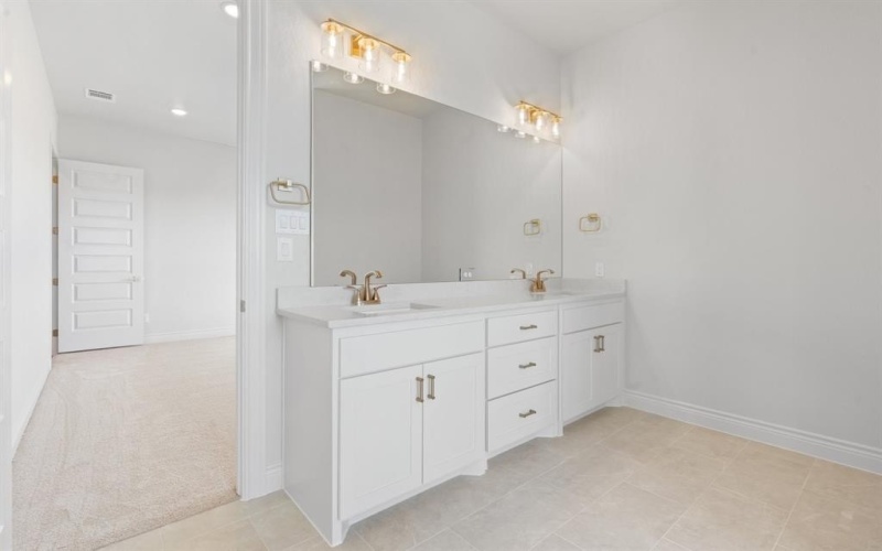 412 COLLUM, Azle, TX 76020, 5 Bedrooms Bedrooms, ,3 BathroomsBathrooms,Residential,For Sale,412 COLLUM,20803167