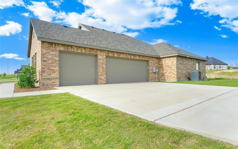 412 COLLUM, Azle, TX 76020, 5 Bedrooms Bedrooms, ,3 BathroomsBathrooms,Residential,For Sale,412 COLLUM,20803167