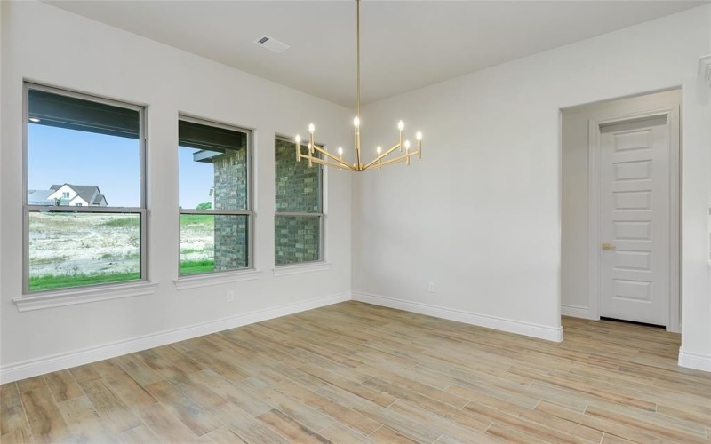 412 COLLUM, Azle, TX 76020, 5 Bedrooms Bedrooms, ,3 BathroomsBathrooms,Residential,For Sale,412 COLLUM,20803167