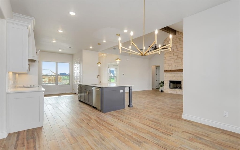 412 COLLUM, Azle, TX 76020, 5 Bedrooms Bedrooms, ,3 BathroomsBathrooms,Residential,For Sale,412 COLLUM,20803167