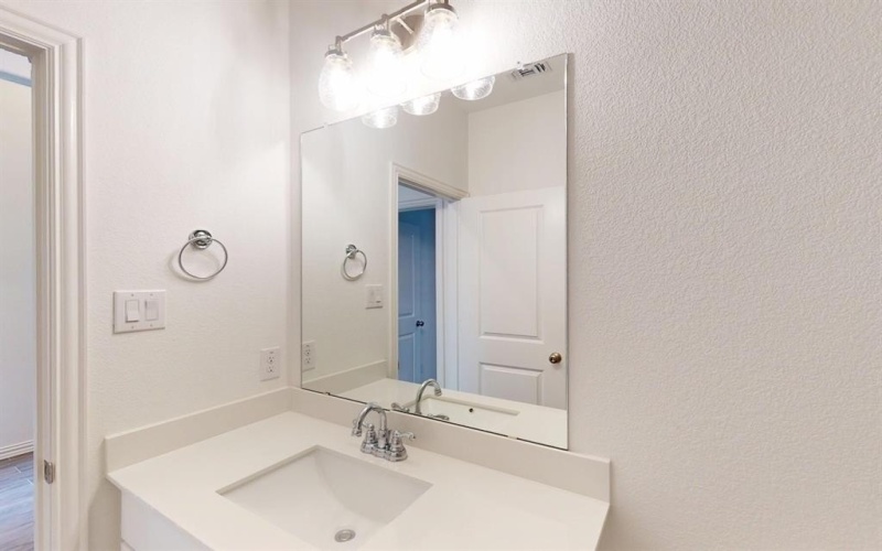 5204 Edge Way, Denton, TX 76226, 3 Habitaciones Habitaciones , ,2 BañosBaños,Residential,En Venta,5204 Edge Way,20799816