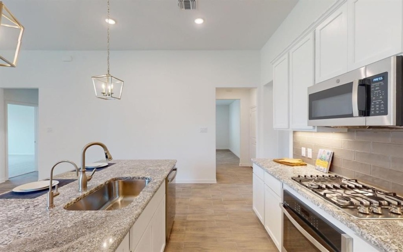 5204 Edge Way, Denton, TX 76226, 3 Habitaciones Habitaciones , ,2 BañosBaños,Residential,En Venta,5204 Edge Way,20799816