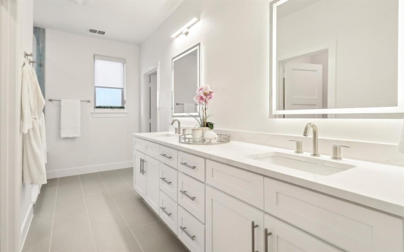 2524 Havenhurst Street #105, Farmers Branch, TX 75234, 3 Bedrooms Bedrooms, ,3 BathroomsBathrooms,Residential,For Sale,2524 Havenhurst Street,20862440