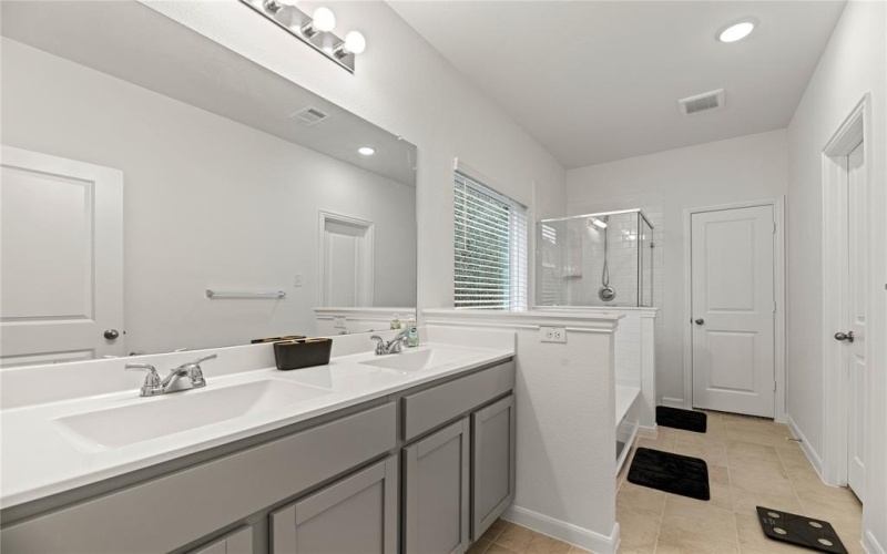2408 Lundy Canyon Street, Forney, TX 75126, 4 Habitaciones Habitaciones , ,2 BañosBaños,Residential,En Venta,2408 Lundy Canyon Street,20847999