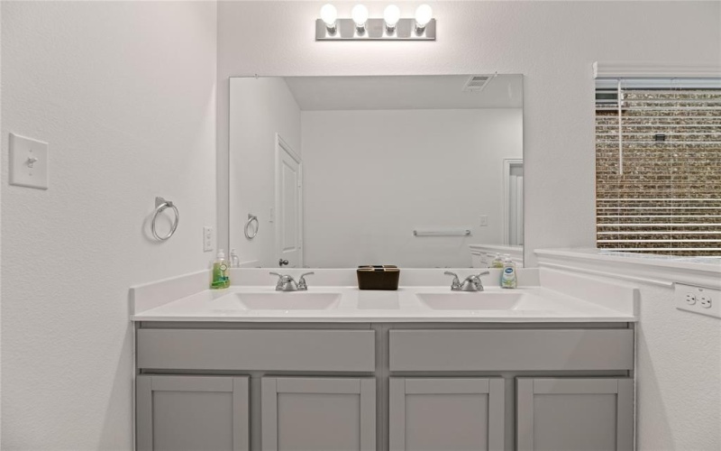 2408 Lundy Canyon Street, Forney, TX 75126, 4 Habitaciones Habitaciones , ,2 BañosBaños,Residential,En Venta,2408 Lundy Canyon Street,20847999