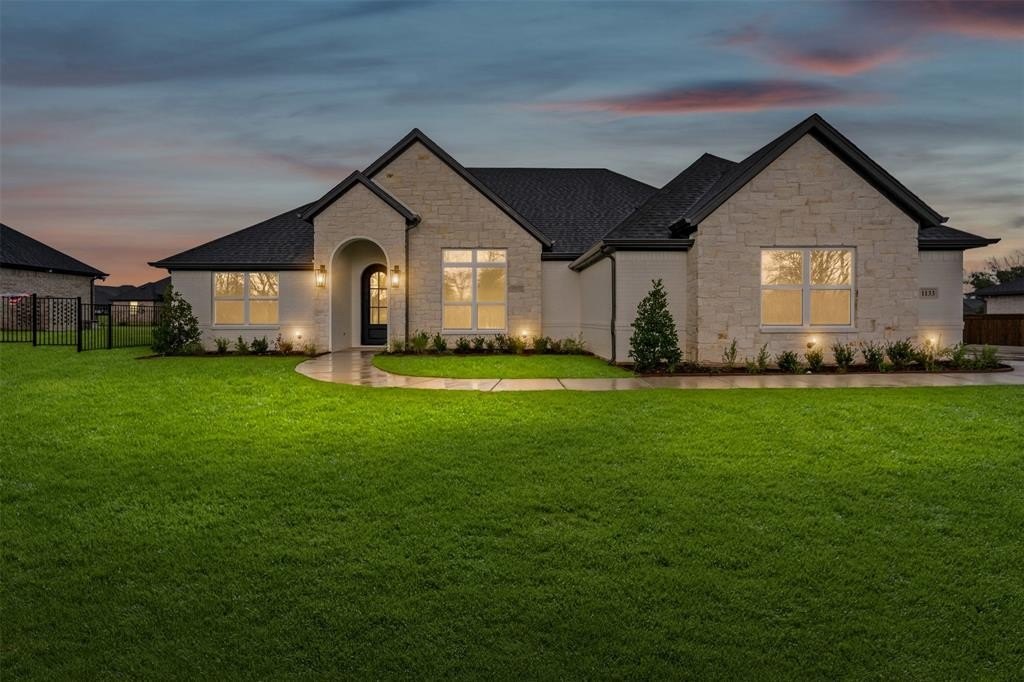 1133 Tremont Lane, Granbury, TX 76049, 3 Bedrooms Bedrooms, ,2 BathroomsBathrooms,Residential,For Sale,1133 Tremont Lane,20876726