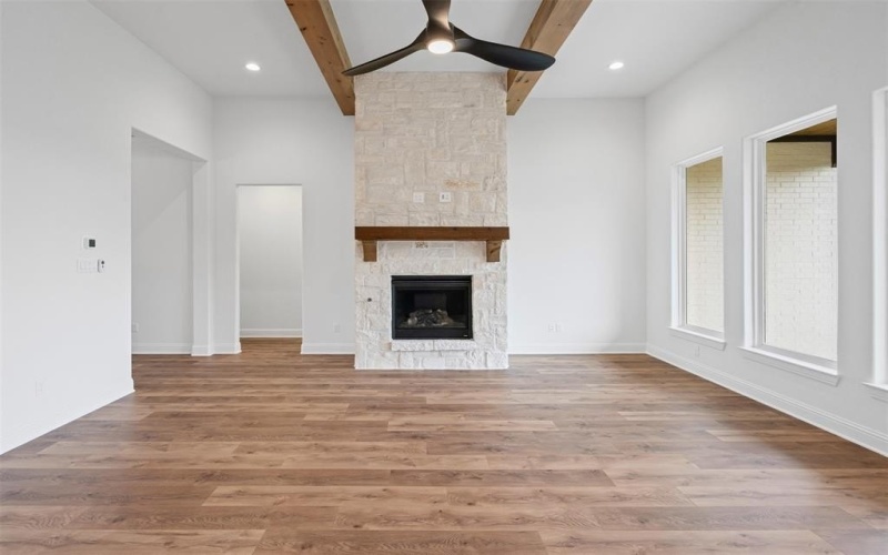 1133 Tremont Lane, Granbury, TX 76049, 3 Habitaciones Habitaciones , ,2 BañosBaños,Residential,En Venta,1133 Tremont Lane,20876726
