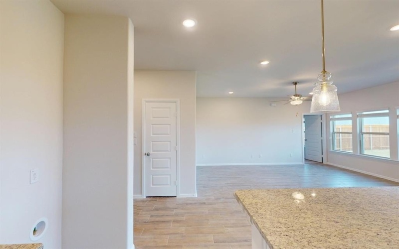 7504 Sunset Valley Lane, Denton, TX 76249, 5 Habitaciones Habitaciones , ,3 BañosBaños,Residential,En Venta,7504 Sunset Valley Lane,20859633