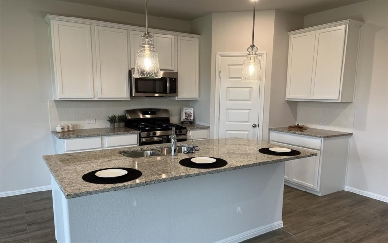 7504 Sunset Valley Lane, Denton, TX 76249, 5 Habitaciones Habitaciones , ,3 BañosBaños,Residential,En Venta,7504 Sunset Valley Lane,20859633