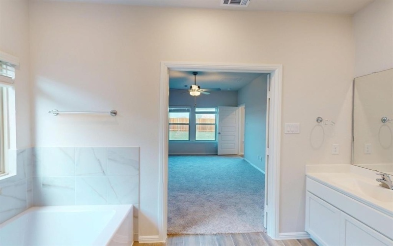 7504 Sunset Valley Lane, Denton, TX 76249, 5 Habitaciones Habitaciones , ,3 BañosBaños,Residential,En Venta,7504 Sunset Valley Lane,20859633