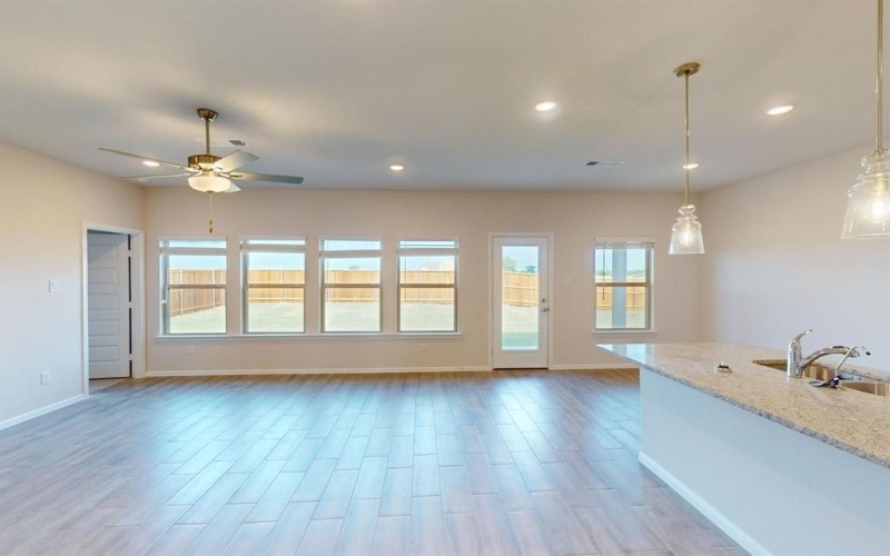 7504 Sunset Valley Lane, Denton, TX 76249, 5 Habitaciones Habitaciones , ,3 BañosBaños,Residential,En Venta,7504 Sunset Valley Lane,20859633