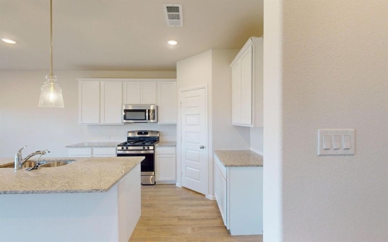 7504 Sunset Valley Lane, Denton, TX 76249, 5 Habitaciones Habitaciones , ,3 BañosBaños,Residential,En Venta,7504 Sunset Valley Lane,20859633