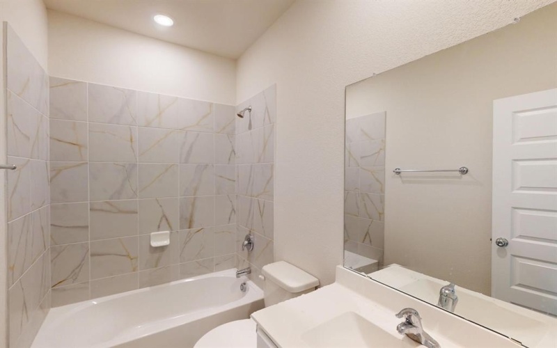 7504 Sunset Valley Lane, Denton, TX 76249, 5 Habitaciones Habitaciones , ,3 BañosBaños,Residential,En Venta,7504 Sunset Valley Lane,20859633