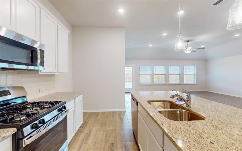 7508 Sunset Valley Lane, Denton, TX 76249, 4 Habitaciones Habitaciones , ,2 BañosBaños,Residential,En Venta,7508 Sunset Valley Lane,20859689