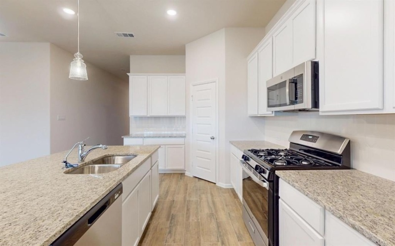 7508 Sunset Valley Lane, Denton, TX 76249, 4 Habitaciones Habitaciones , ,2 BañosBaños,Residential,En Venta,7508 Sunset Valley Lane,20859689