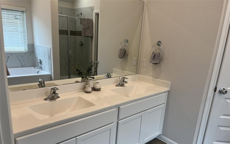 7508 Sunset Valley Lane, Denton, TX 76249, 4 Habitaciones Habitaciones , ,2 BañosBaños,Residential,En Venta,7508 Sunset Valley Lane,20859689
