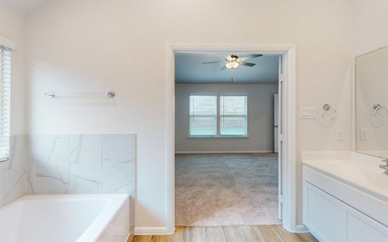 7508 Sunset Valley Lane, Denton, TX 76249, 4 Habitaciones Habitaciones , ,2 BañosBaños,Residential,En Venta,7508 Sunset Valley Lane,20859689