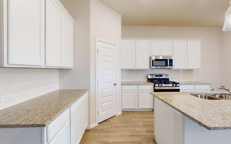 7508 Sunset Valley Lane, Denton, TX 76249, 4 Habitaciones Habitaciones , ,2 BañosBaños,Residential,En Venta,7508 Sunset Valley Lane,20859689