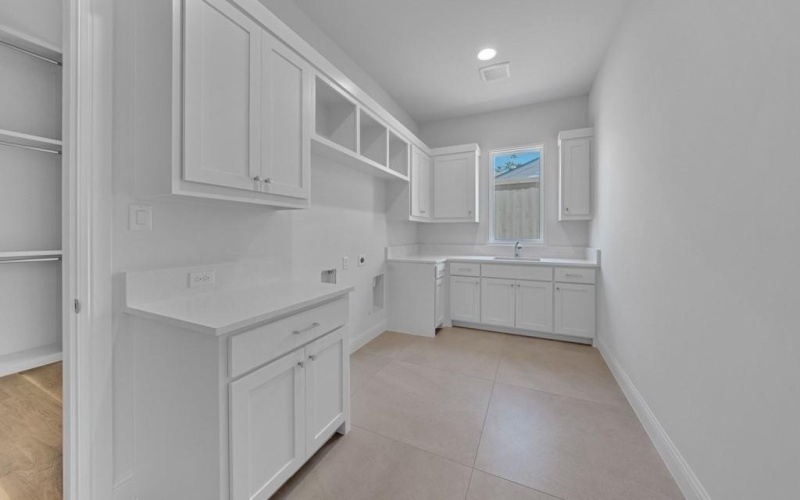 5031 Linnet Lane, Dallas, TX 75209, 4 Bedrooms Bedrooms, ,5 BathroomsBathrooms,Residential,For Sale,5031 Linnet Lane,20900068