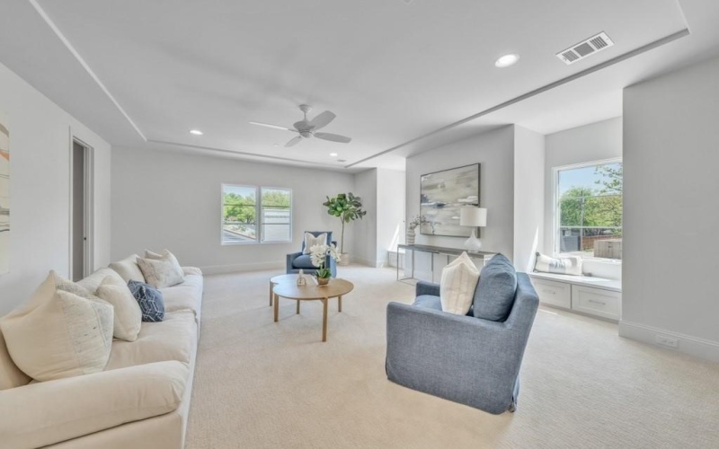 5031 Linnet Lane, Dallas, TX 75209, 4 Bedrooms Bedrooms, ,5 BathroomsBathrooms,Residential,For Sale,5031 Linnet Lane,20900068