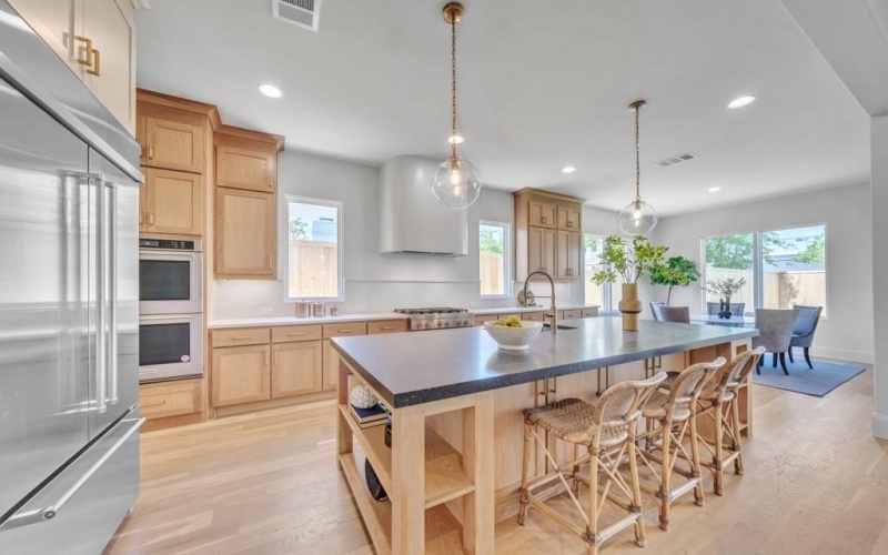 5031 Linnet Lane, Dallas, TX 75209, 4 Bedrooms Bedrooms, ,5 BathroomsBathrooms,Residential,For Sale,5031 Linnet Lane,20900068