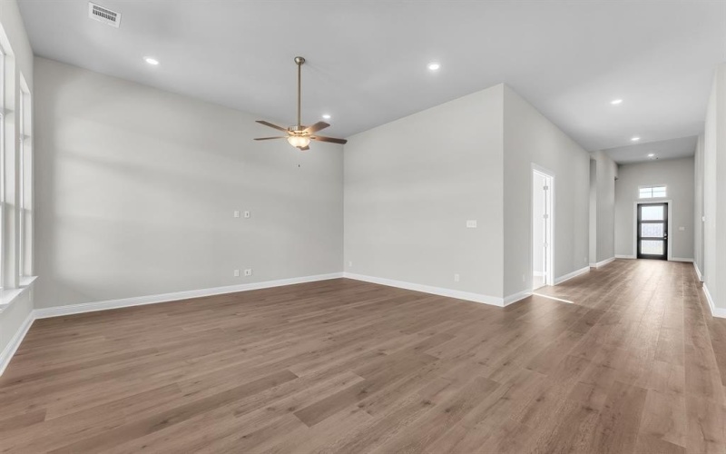 1215 Olive Drive, Mansfield, TX 76063, 4 Bedrooms Bedrooms, ,3 BathroomsBathrooms,Residential,For Sale,1215 Olive Drive,20893901