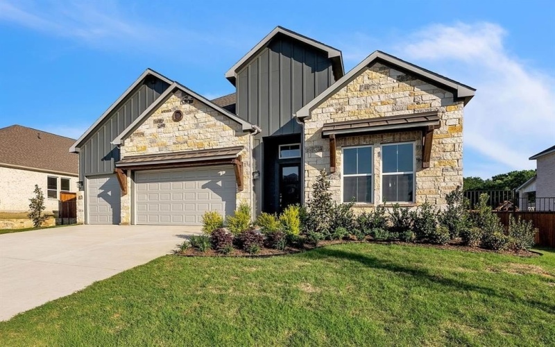 1215 Olive Drive, Mansfield, TX 76063, 4 Bedrooms Bedrooms, ,3 BathroomsBathrooms,Residential,For Sale,1215 Olive Drive,20893901