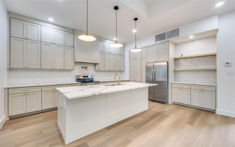 618 N Cliff, Dallas, TX 75203, 4 Bedrooms Bedrooms, ,2 BathroomsBathrooms,Residential,For Sale,618 N Cliff,20882700
