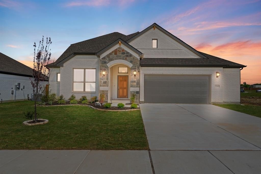 1940 Nightfall Drive, Venus, TX 76084, 5 Habitaciones Habitaciones , ,3 BañosBaños,Residential,En Venta,1940 Nightfall Drive,20905339