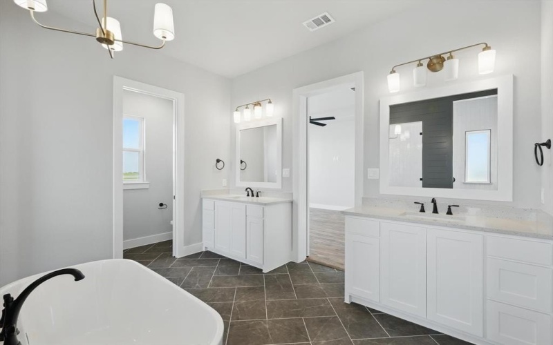 210 Everly Lane, Maypearl, TX 76084, 4 Bedrooms Bedrooms, ,2 BathroomsBathrooms,Residential,For Sale,210 Everly Lane,20892704