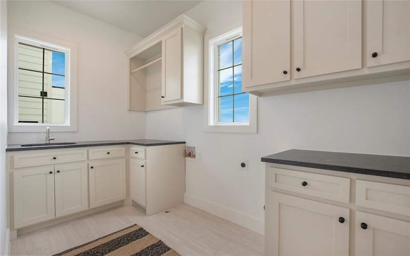 1023 Mobile Street, Dallas, TX 75208, 3 Bedrooms Bedrooms, ,3 BathroomsBathrooms,Residential,For Sale,1023 Mobile Street,20927049