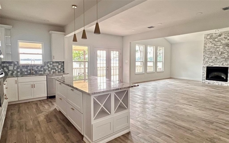 162 Oak Hills Drive, Mabank, TX 75156, 4 Bedrooms Bedrooms, ,3 BathroomsBathrooms,Residential,For Sale,162 Oak Hills Drive,20922561
