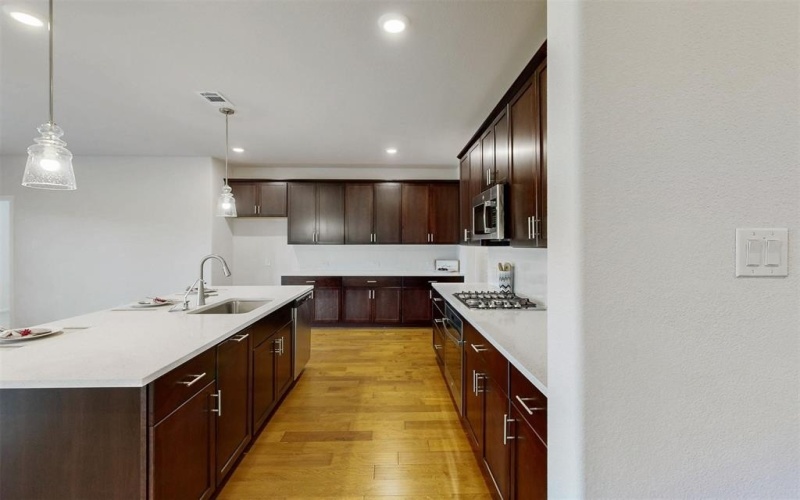 716 Parkside Drive, Justin, TX 76247, 5 Habitaciones Habitaciones , ,3 BañosBaños,Residential,En Venta,716 Parkside Drive,20924428