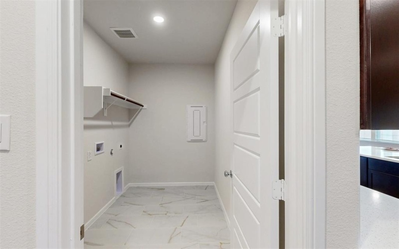 716 Parkside Drive, Justin, TX 76247, 5 Habitaciones Habitaciones , ,3 BañosBaños,Residential,En Venta,716 Parkside Drive,20924428