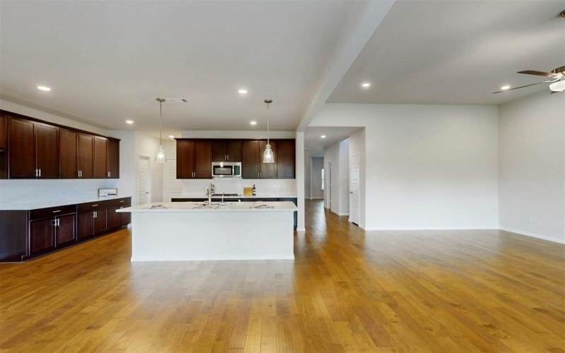 716 Parkside Drive, Justin, TX 76247, 5 Habitaciones Habitaciones , ,3 BañosBaños,Residential,En Venta,716 Parkside Drive,20924428