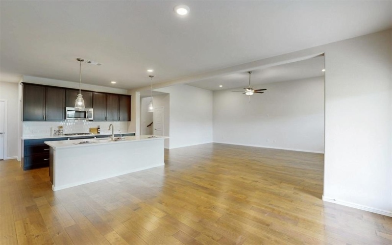 716 Parkside Drive, Justin, TX 76247, 5 Habitaciones Habitaciones , ,3 BañosBaños,Residential,En Venta,716 Parkside Drive,20924428