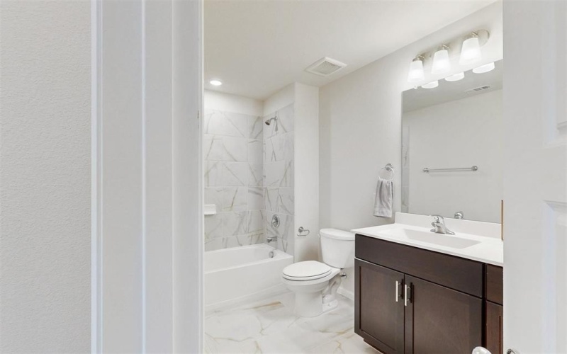 716 Parkside Drive, Justin, TX 76247, 5 Habitaciones Habitaciones , ,3 BañosBaños,Residential,En Venta,716 Parkside Drive,20924428