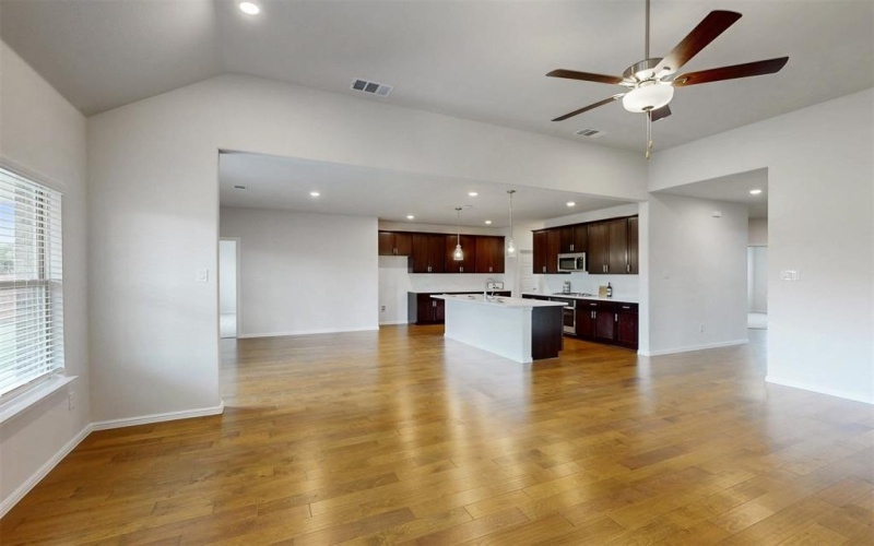 716 Parkside Drive, Justin, TX 76247, 5 Habitaciones Habitaciones , ,3 BañosBaños,Residential,En Venta,716 Parkside Drive,20924428