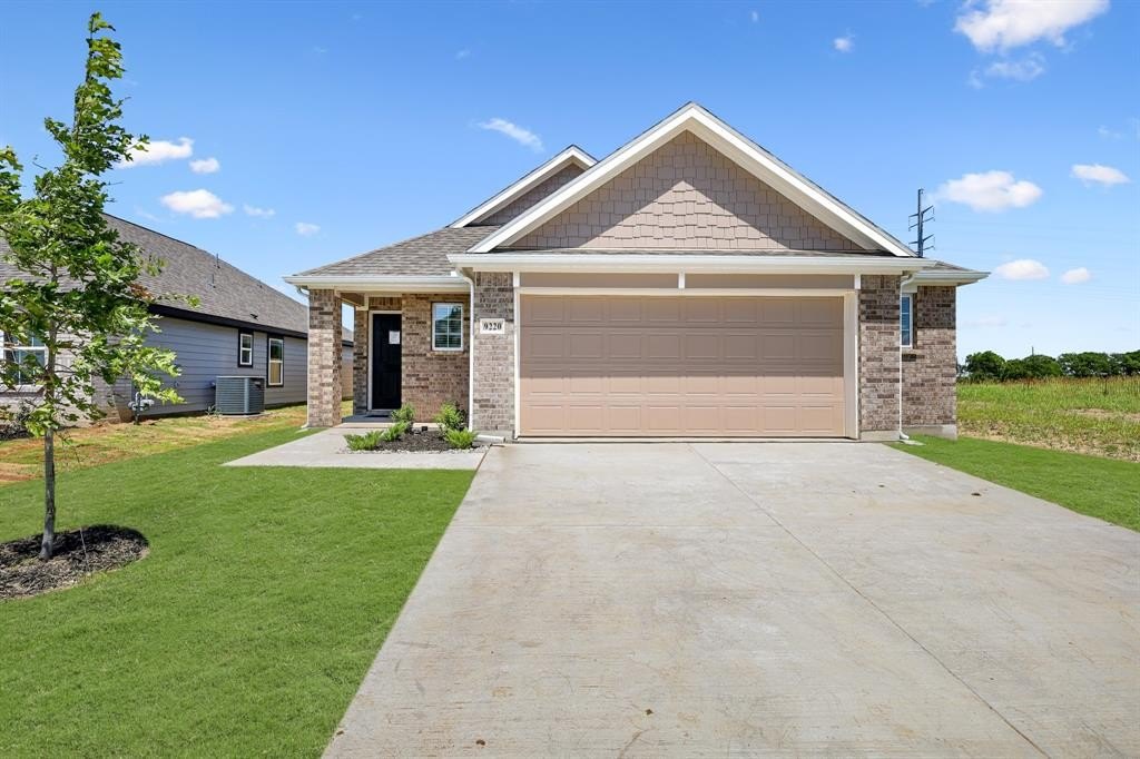9220 Union Pacific Drive, Fort Worth, TX 76036, 3 Habitaciones Habitaciones , ,2 BañosBaños,Residential,En Venta,9220 Union Pacific Drive,20933531